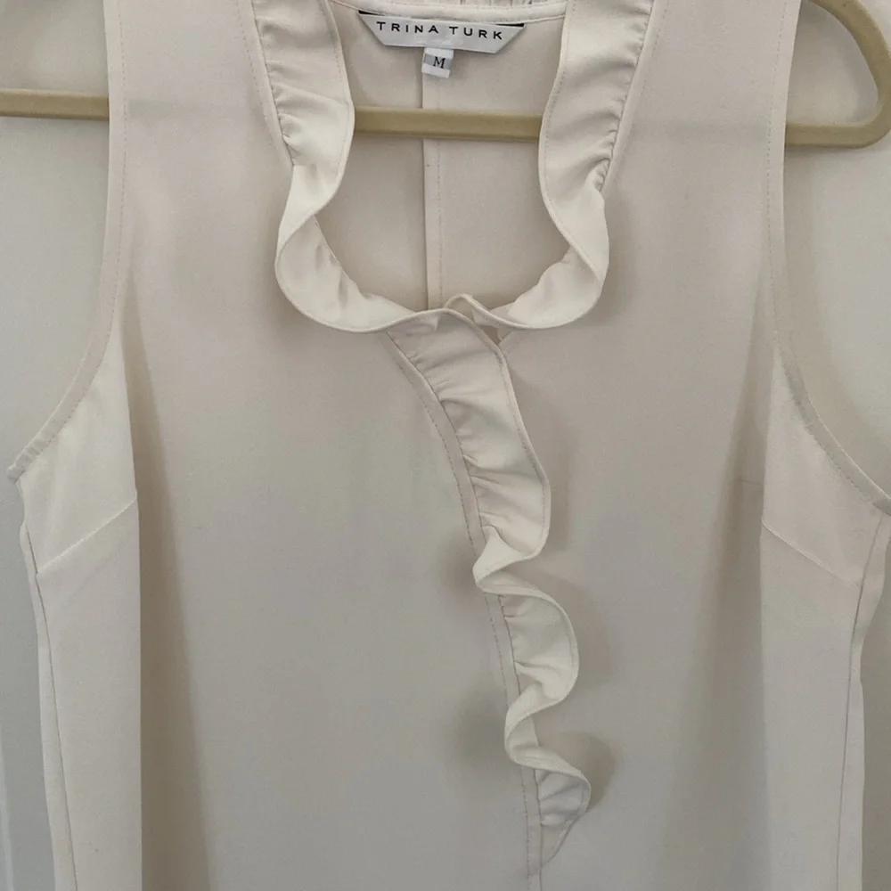 Trina Turk Ruffle Collar Sleeveless Blouse. Size Medium - Picture 4 of 6